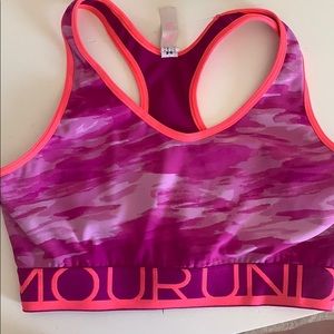 UNDER ARMOUR women’s size small sports bra